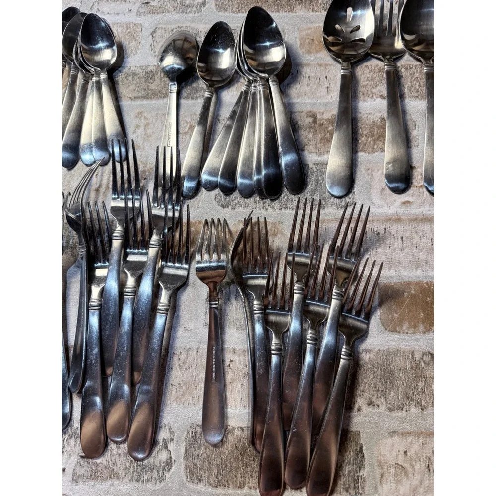 Pfaltzgraff 18/0 Stainless Steel Flatware Set Silverware Knives Forks Spoons 42p